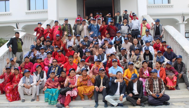 हाम्रो बचतका ९७ जना सदस्यलाई तीर्थ भ्रमण